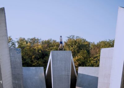 Canon Tricks Symmetry Handstand Close